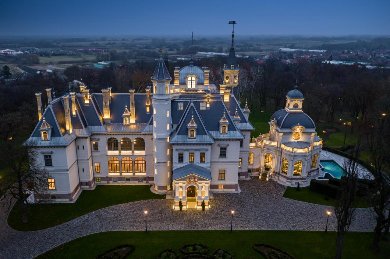 Botaniq Castle Of Tura - Small Luxury Hotels Of The World Exteriér fotografie